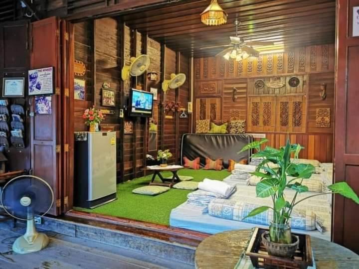 Ban Mae Arom Amphawa Exterior foto
