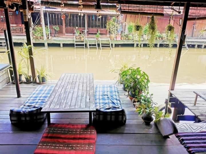Ban Mae Arom Amphawa Quarto foto